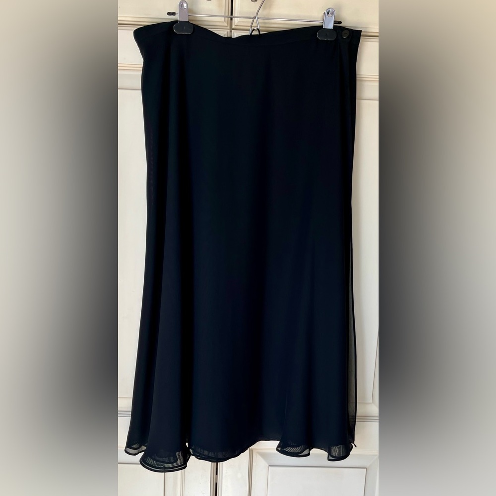 Peter Nygard Elegant Black Skirt. Doubled over sheer panels sz 12 (10/12) EUC